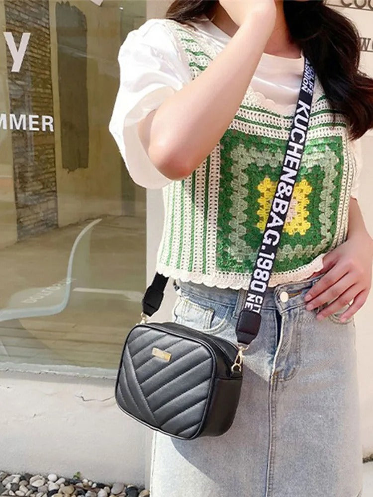 Elorina Luxe Crossbody Bag C-AR-1 White